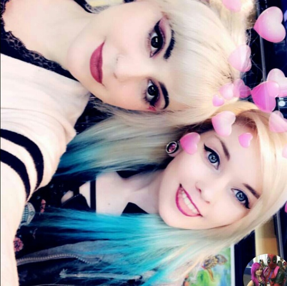 Meet your Posher, Danielle - Picture 3 of 4